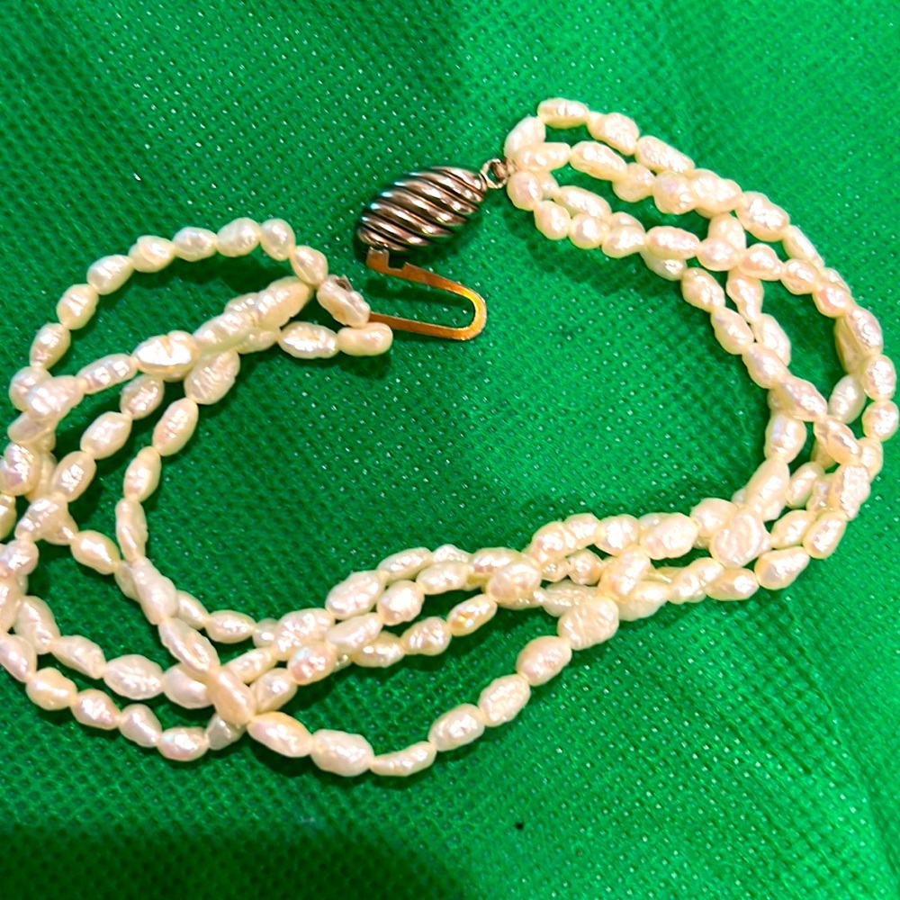 Just in- hand made seed Pearl bracelet